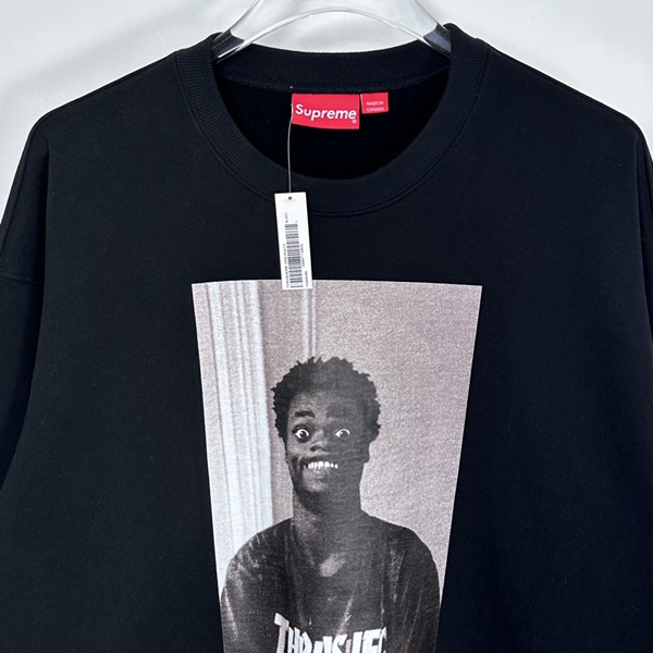 ブランドパーカー側面デザイン